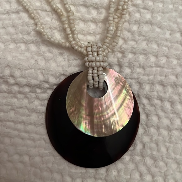 Shell necklace - Picture 2 of 3